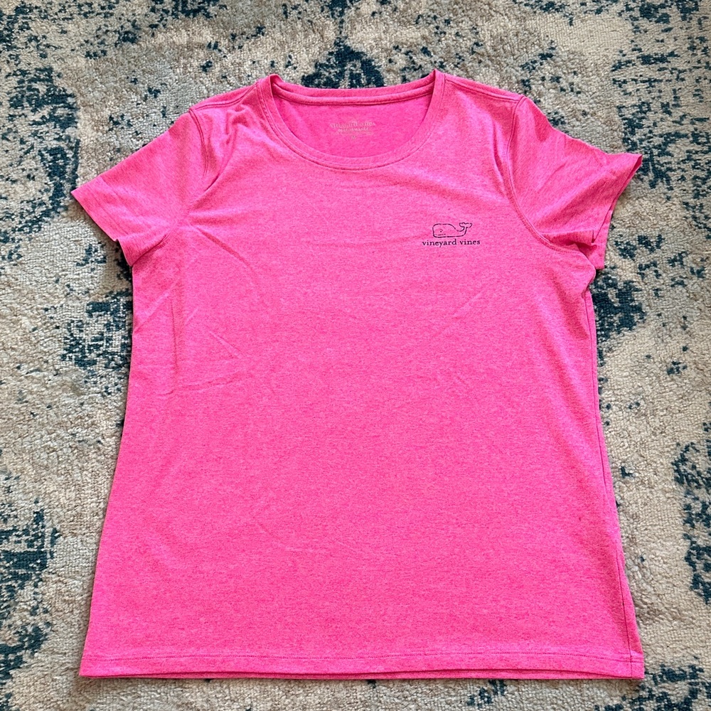 Vineyard Vines Performance Bright Pink Short Sleeve Tee size medium